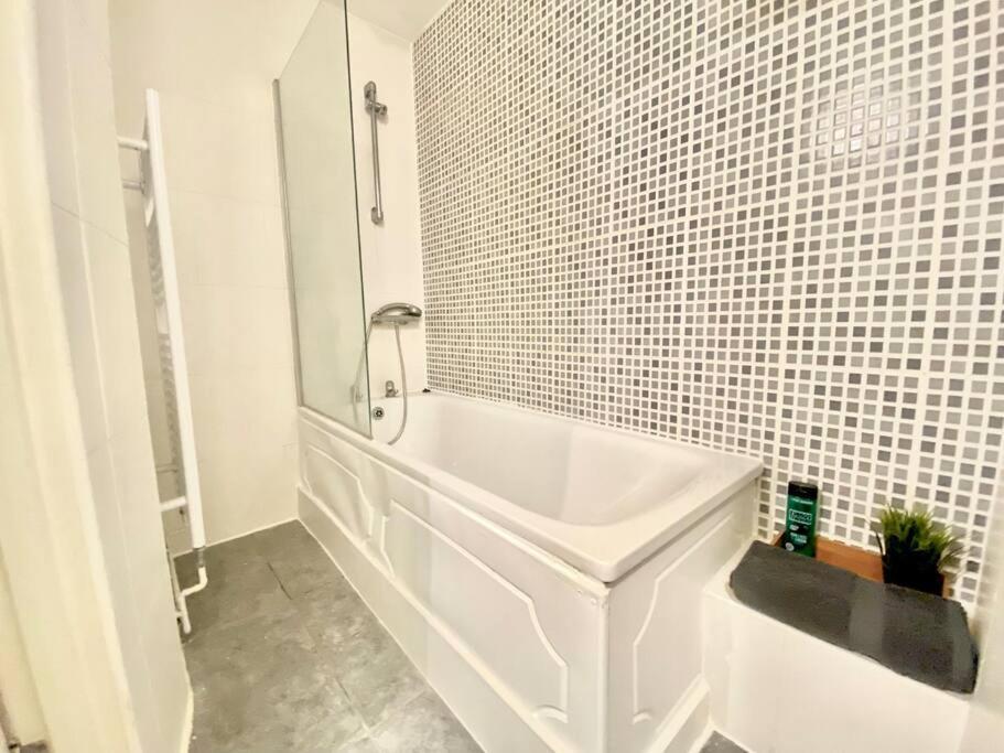 Charming Gem II 2Bd 2Ba Retreat Apartamento Londres Exterior foto